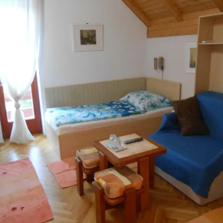 Aranyeso Vendeghaz Csorbai Budapest
